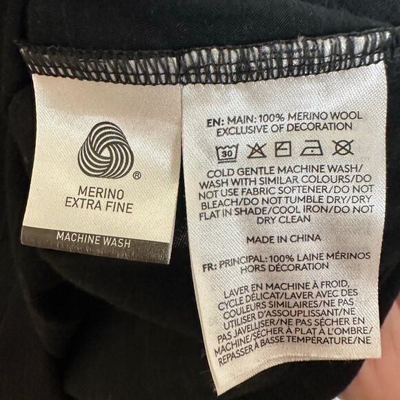 Kathmandu men’s T-Shirt Black 100% marina wall base layer cozycore Gorpcore ￼ - Picture 5 of 9